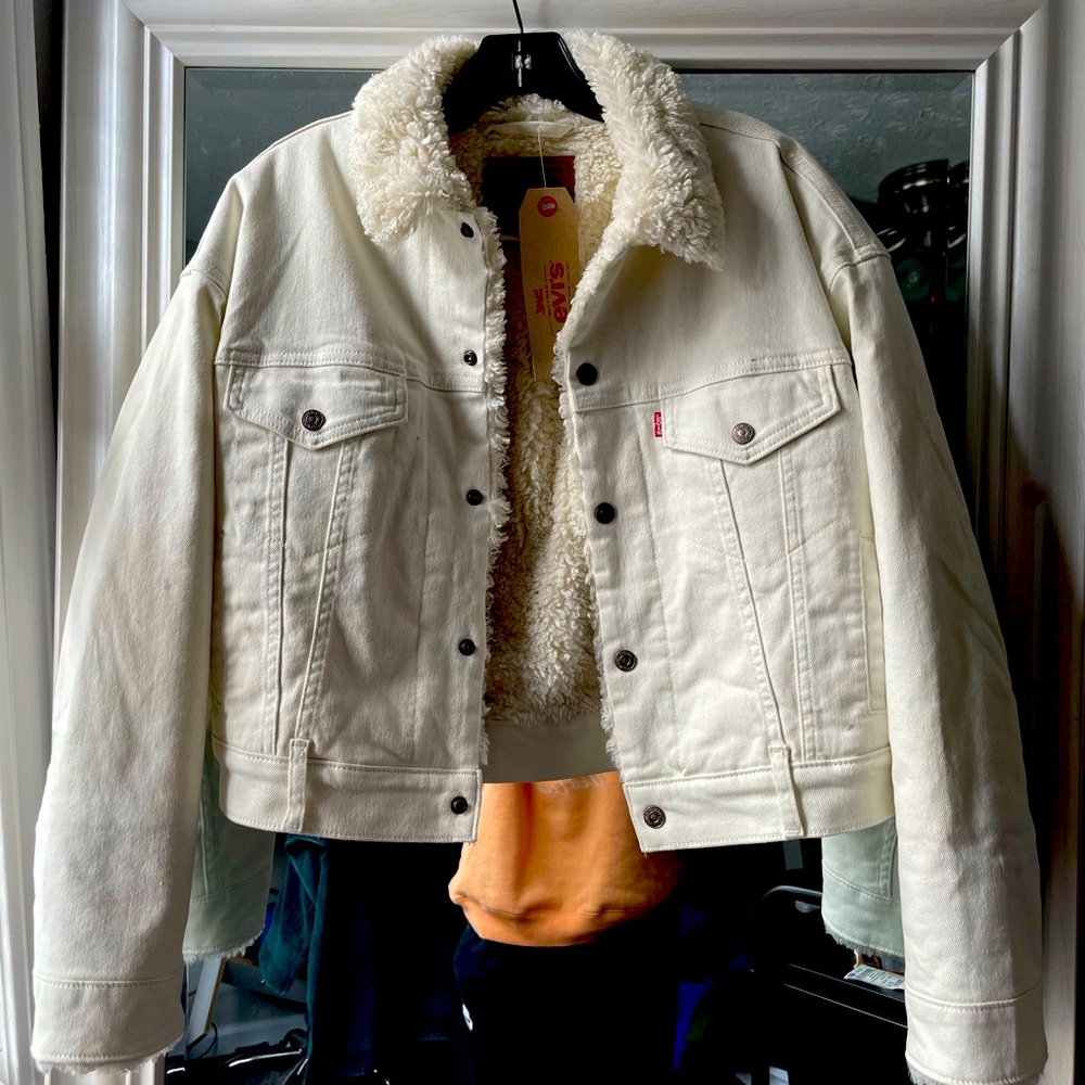 White Levi’s Sherpa Trucker Jacket